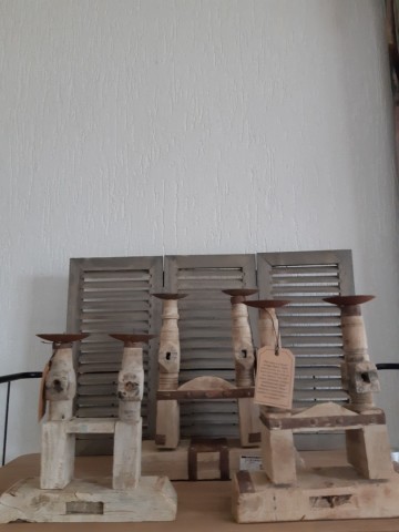 2 armerige kandelaar 1