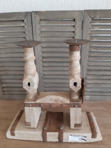 2 armerige kandelaar 2