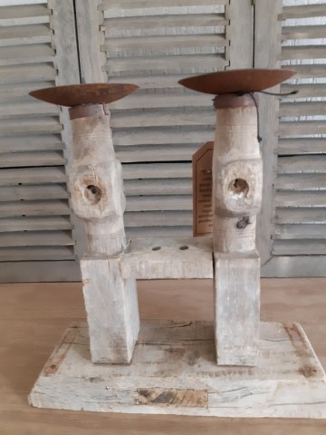 2 armerige kandelaar 4