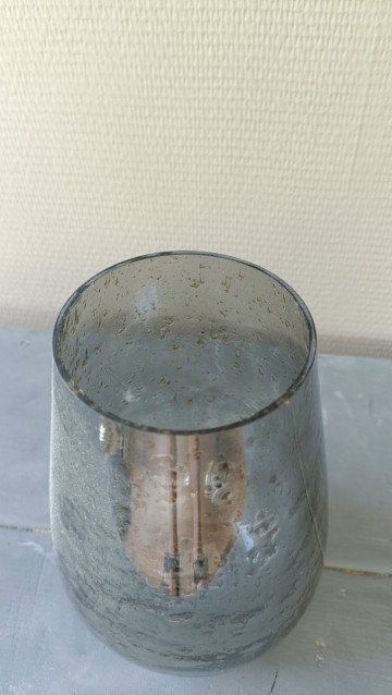 Bovenaanzicht van glazen vaas Stones Luster met brede vorm en smalle halsopening