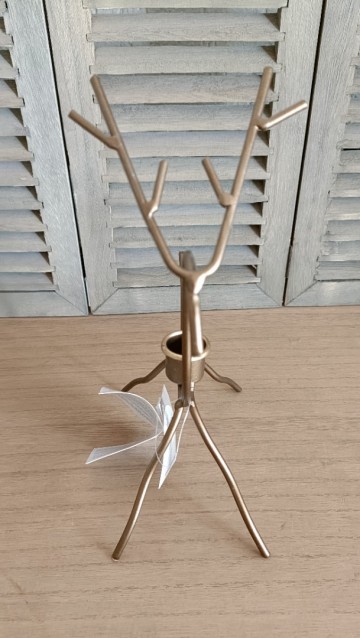 Kaarsenstandaard in vorm van een eland van voren