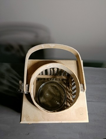 Lantaarn Hout Whitewash van bovenaf met cilinderglas in het midden