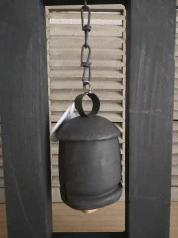 Lara frame met bell kettinkje