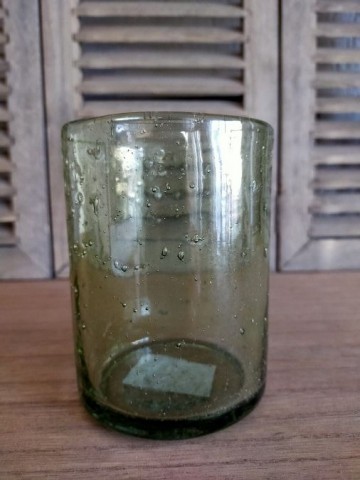 Lara vase stones green2