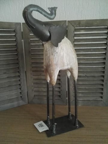 Olifant hout tori white rechts