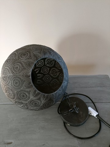 Onderzijde van de Zago plafondlamp Maroc met ronde lichtopening