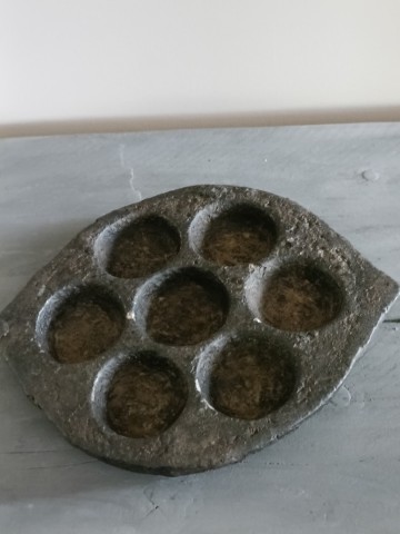 Raja stone idli bovenaf