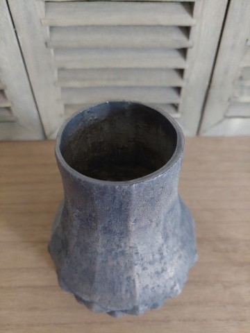 Vase grey bovenaf