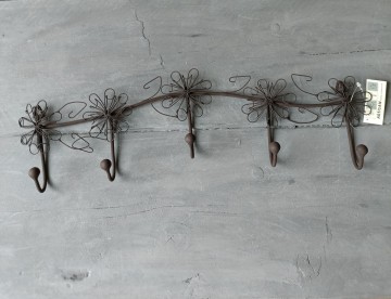 Stoere wandhaak van zink en draadijzer met vijf bloemendetails